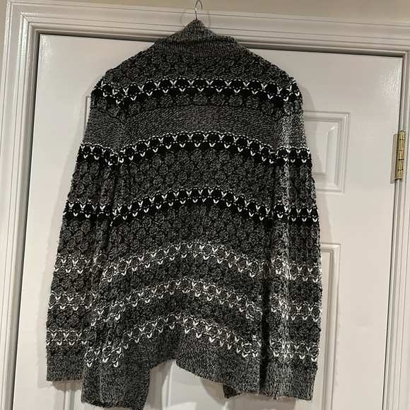 AVA Button Down Cardigan - Picture 4 of 4